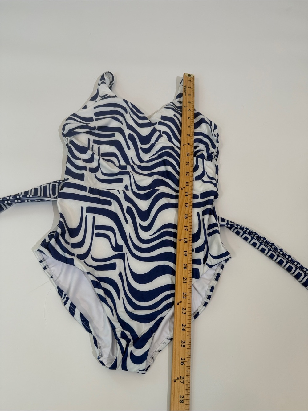 Hermoza Amelia One Piece Swimsuit Size 8 NWT Blue White Revel In Retro Print - Picture 10 of 15